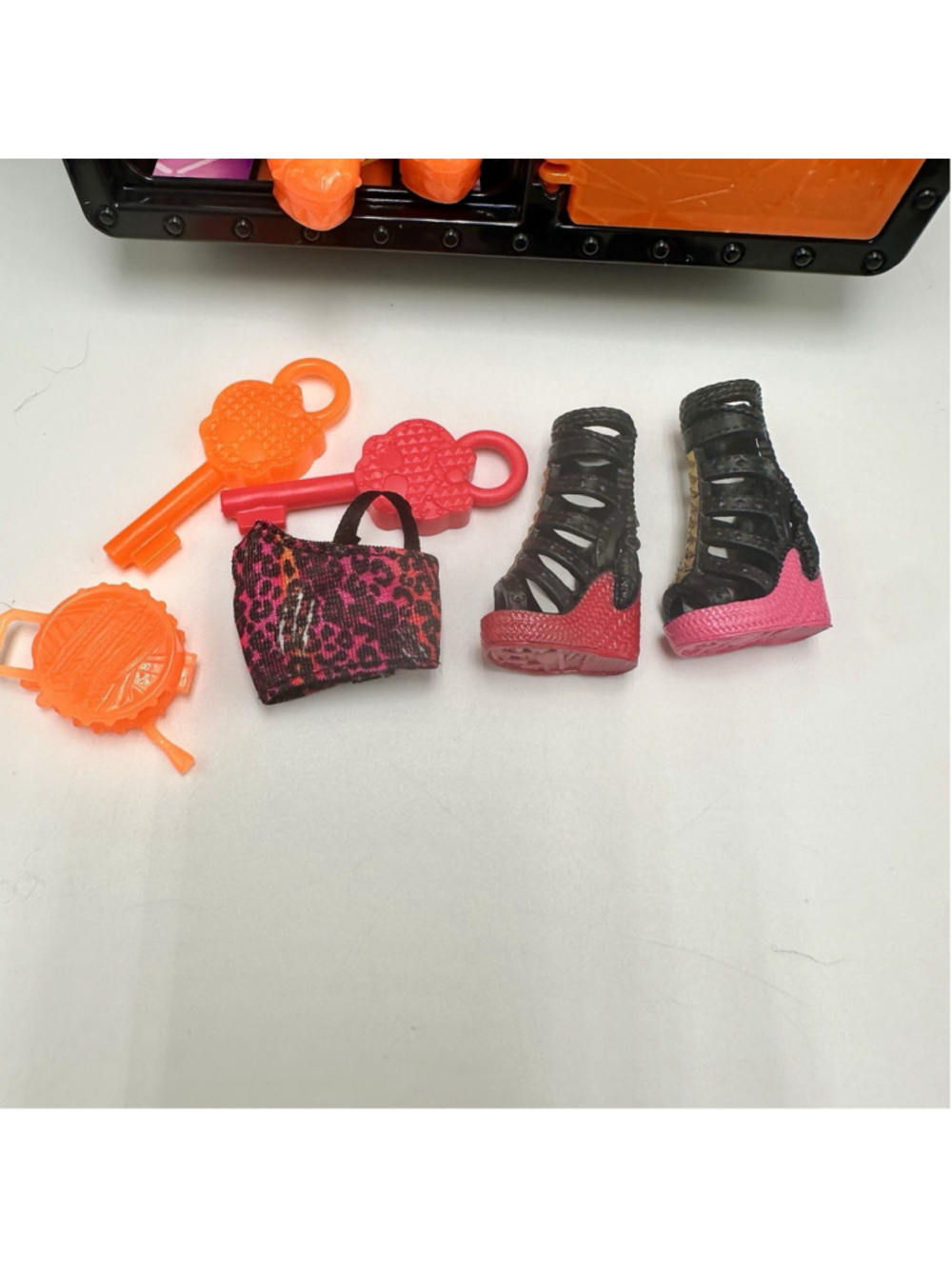 Monster High Skulltimate Secrets Neon Frights Toralei Stripe G3 Accessories - Picture 2 of 10